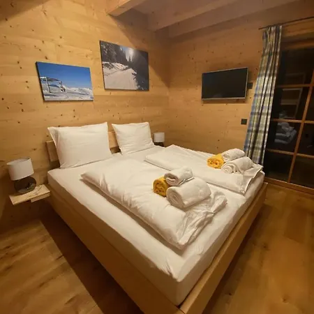 Almhuette 木屋 拉赫陶